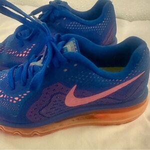 Women’s Nike Running Shoes Size 7